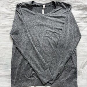 Lululemon Athletica Heather Gray Long Sleeve Top